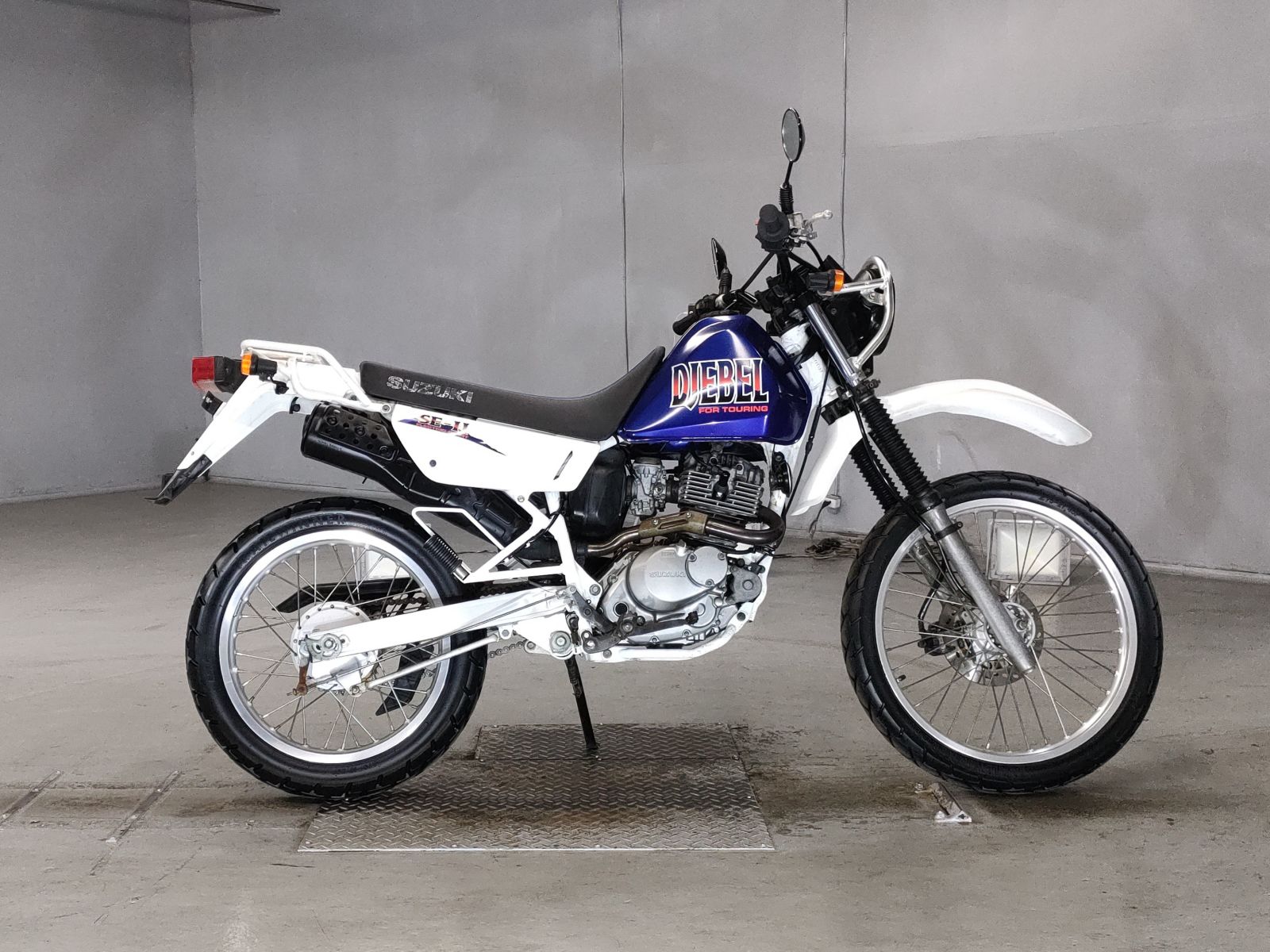 Suzuki DJEBEL 200
